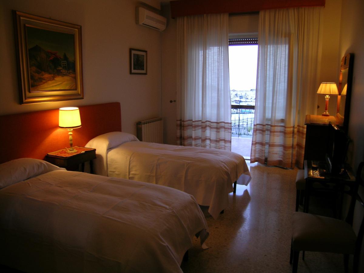 B.&B Margaret'S House Bed & Breakfast Milazzo Dış mekan fotoğraf