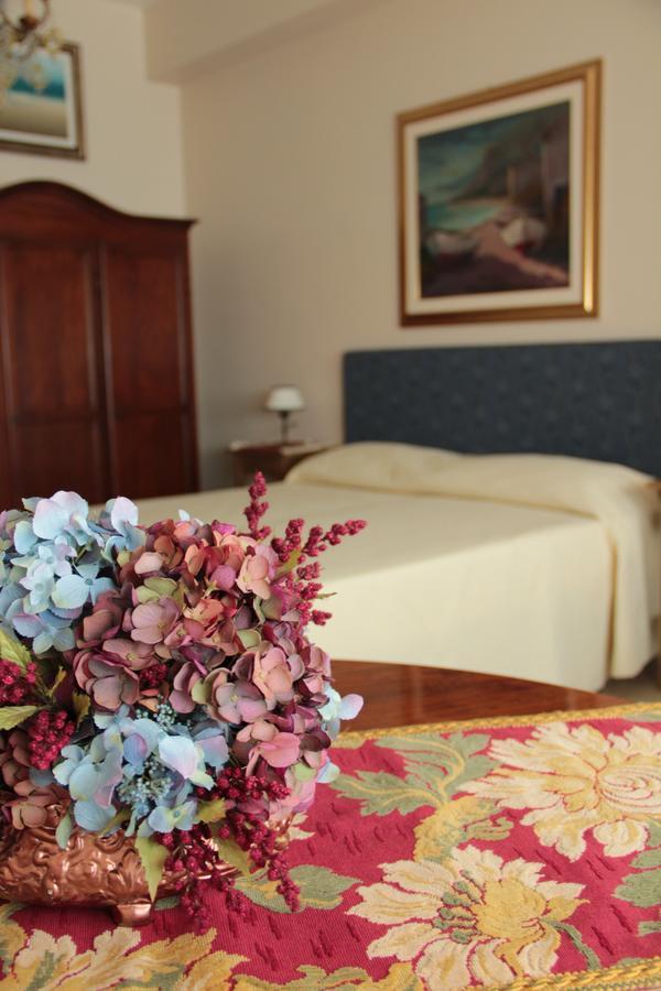 B.&B Margaret'S House Bed & Breakfast Milazzo Dış mekan fotoğraf